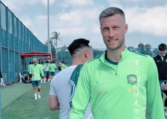 半岛体育-博主：斯帕吉奇等暂时还无法跟上国安训练节奏，侯森受伤信息不实